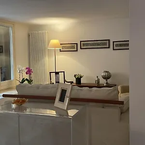 Casa Fiorita Appia Antica Rome
